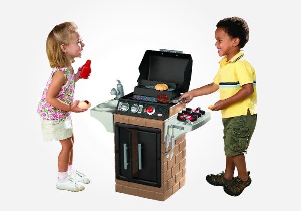 Kids can pretend to cook up a storm with this kids play grill set