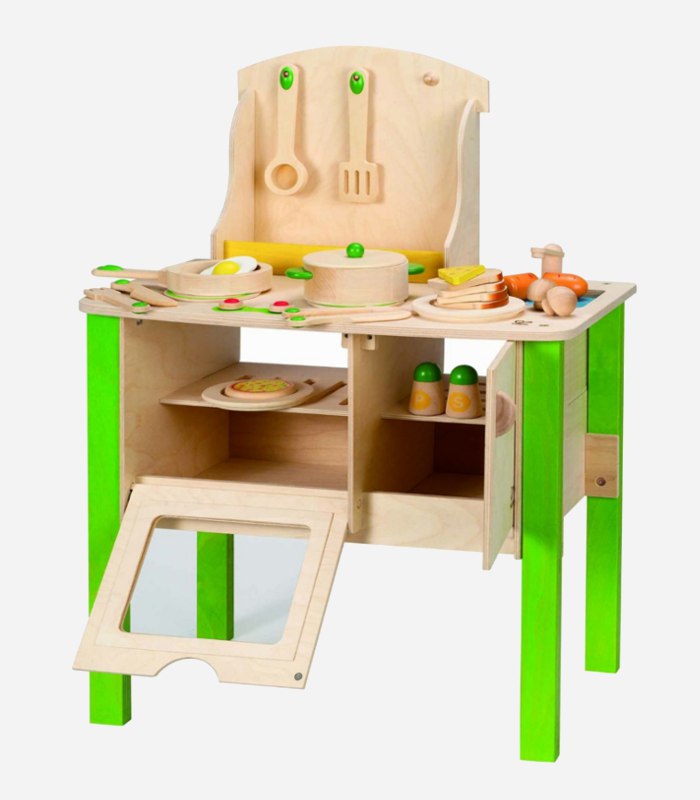 Harboring a wannabe toddler chef? A play kitchen would make a great gift | kidslovethisstuff.com