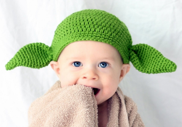 Geek baby clothes - handmade Yoda hat