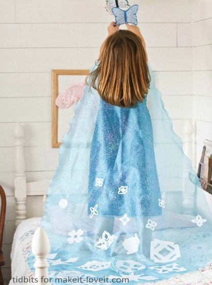 How to make the Frozen Elsa cape without having to sew a thing.