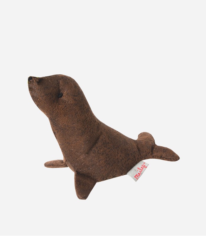An adorable circus sea lion with oodles of whimsical charm. Bound to be popular with big top loving fans aged three years and up.