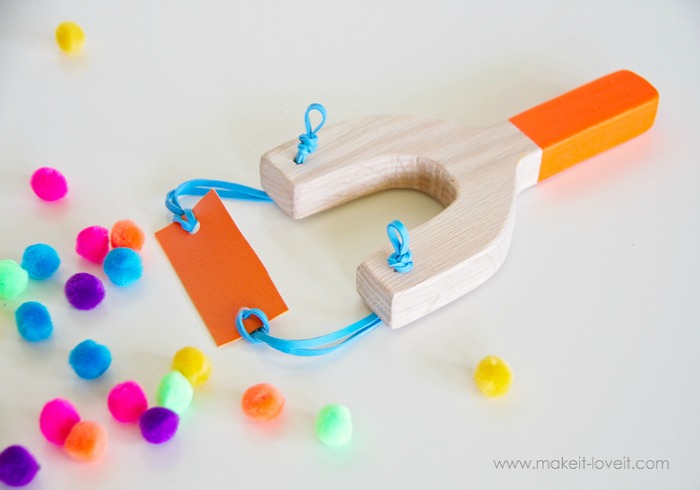 Looking for something fun to make with the kids? How about this DIY toy slingshot? A jazzed up version of an old classic.