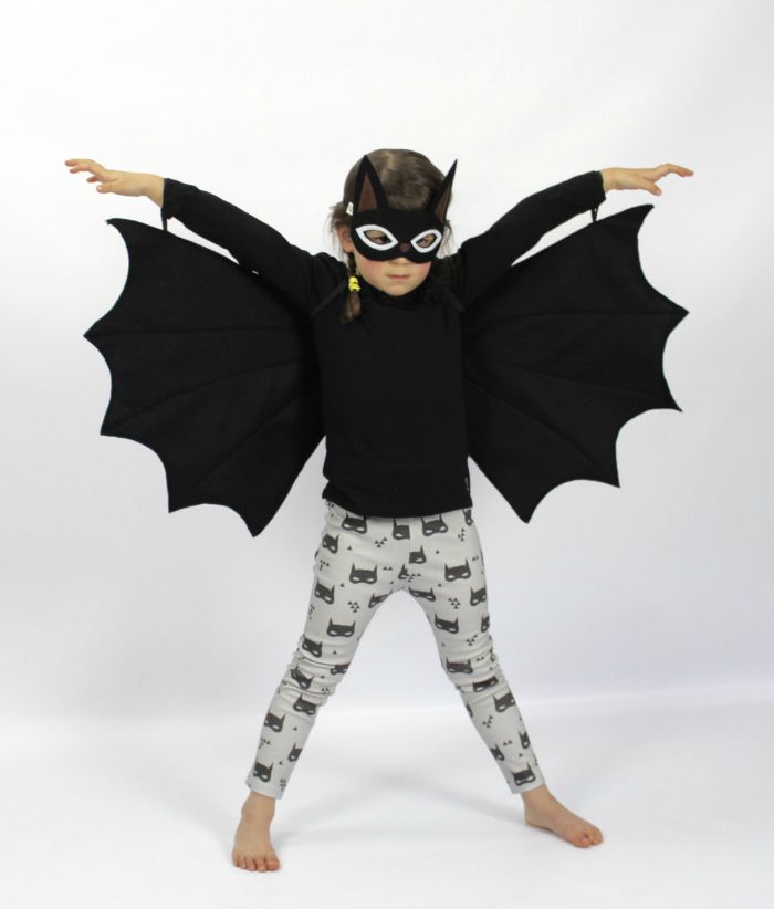 Dress up clothes for kids: Turn your little one into a Halloween bat. Comes with wings and eye mask.