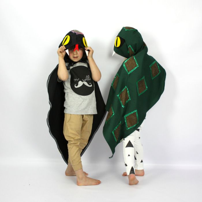 Dress up ideas for kids: this cape will turn your little one into a slippery snake. Great for year round dress up and Halloween.