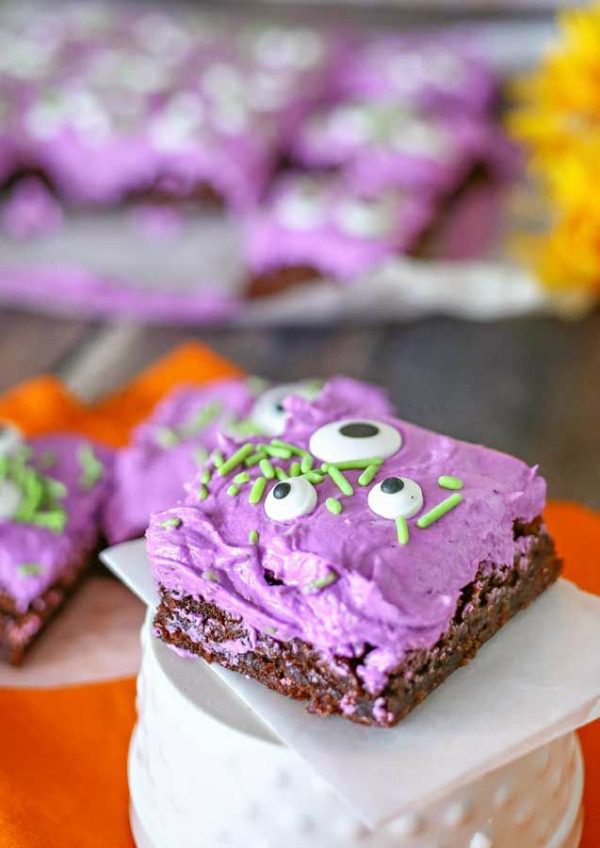 Creepy halloween desserts for kids - monster brownies