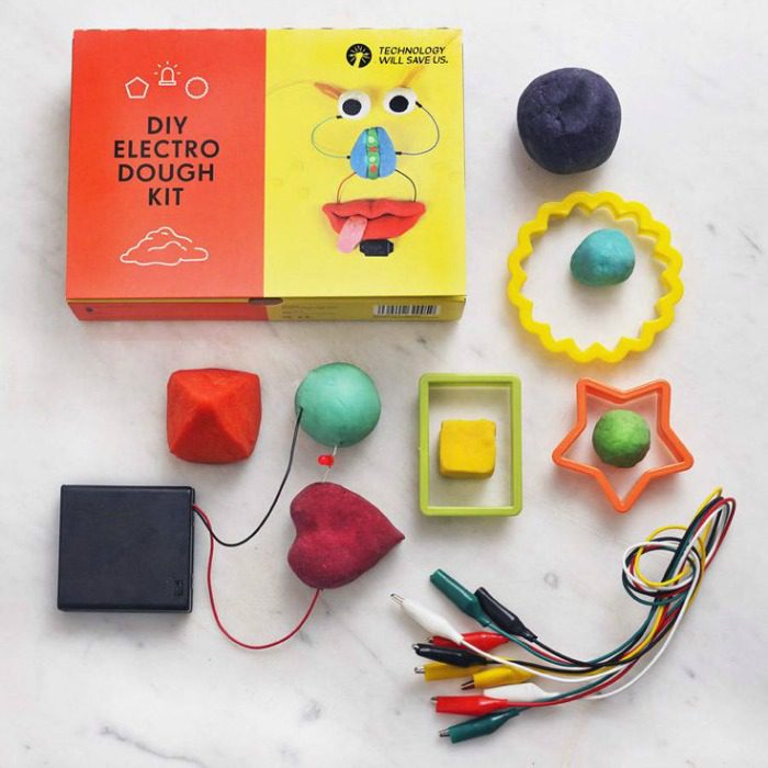 A fun and inventive way to play with dough while learning about electricity | Gift ideas for 5 year olds - DIY electro dough kit