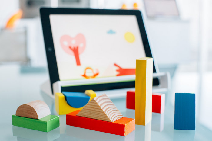 Tablet toys for kids: Magik Play - this is next level of block play!