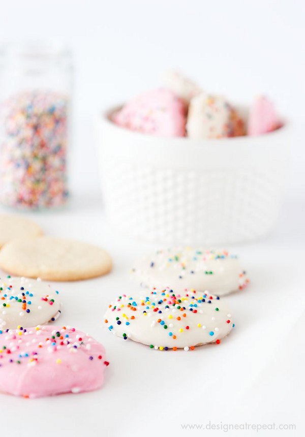 Valentine treats for kids - Frosted Animal Cookie Wafers