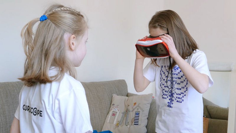 Virtuali Tee smart shirt with VR headset - making learning anatomy for kids that bit more fun.