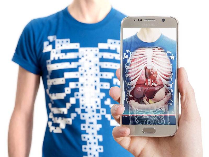 The Virtuali Tee smart shirt along with the free app making learning anatomy for kids that bit more fun.