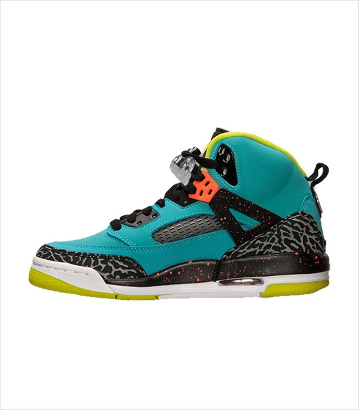 Basketball gifts for girls - Jordan Spizike sneakers