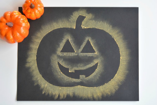 Easy Kids Halloween Crafts - Chalk Stenciled Pumpkins (via One Little Project)